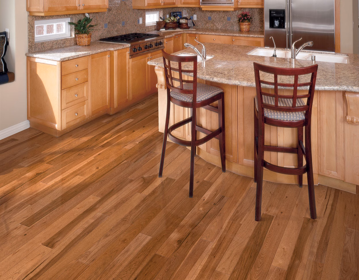 Mullican Muirfield Saddle hardwood flooring color and grain