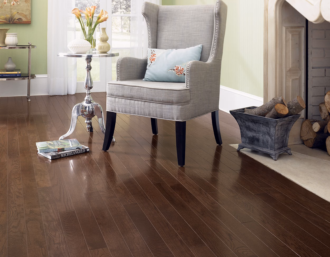 Mullican St. Andrews Dark Chocolate hardwood flooring color and grain