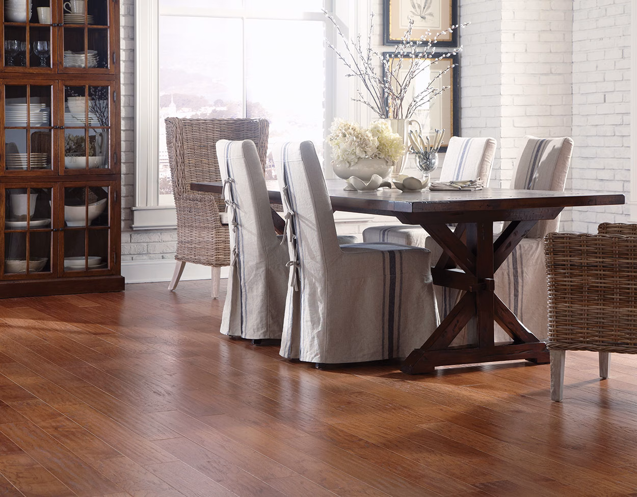 Mullican Lincolnshire Saddle hardwood flooring color and grain