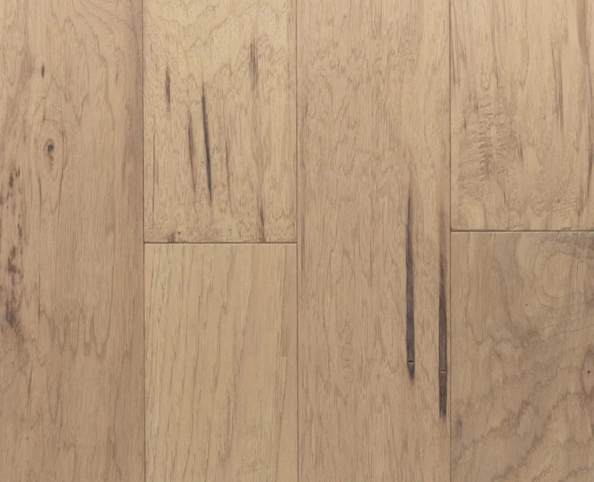 Mullican Lincolnshire Warm Barley hardwood flooring color and grain