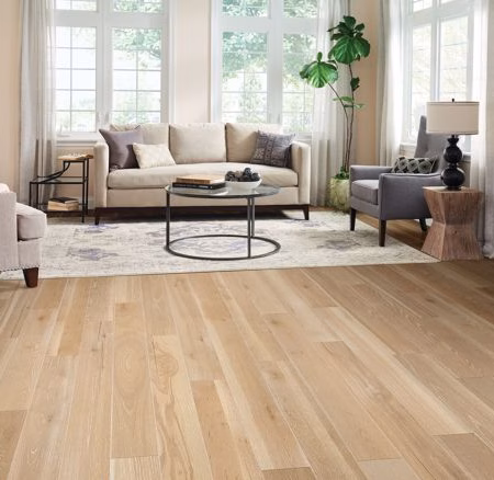 Bruce Standing Timbers Summers Day hardwood flooring installed in a room